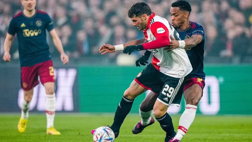Santi Giménez 'entrenó' como Canelo para convertirse en goleador del Feyenoord