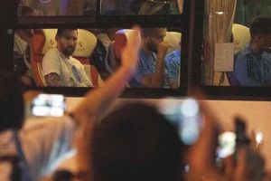 Messi: Aficionado gasta cientos de dólares para tomarse una 'selfie' con el argentino