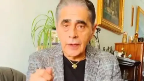 Lalo Trelles se queja de plataforma de su excasa TUDN: ‘¿Pagar Vix+? Mejor busco un resumen’