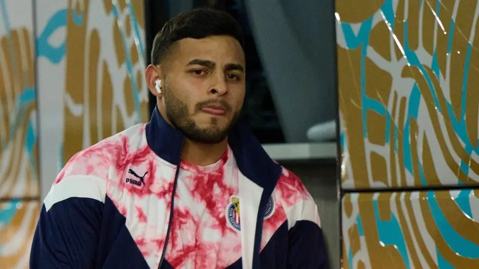 Alexis Vega asegura que jugaría en el América en semana de Clásico Nacional