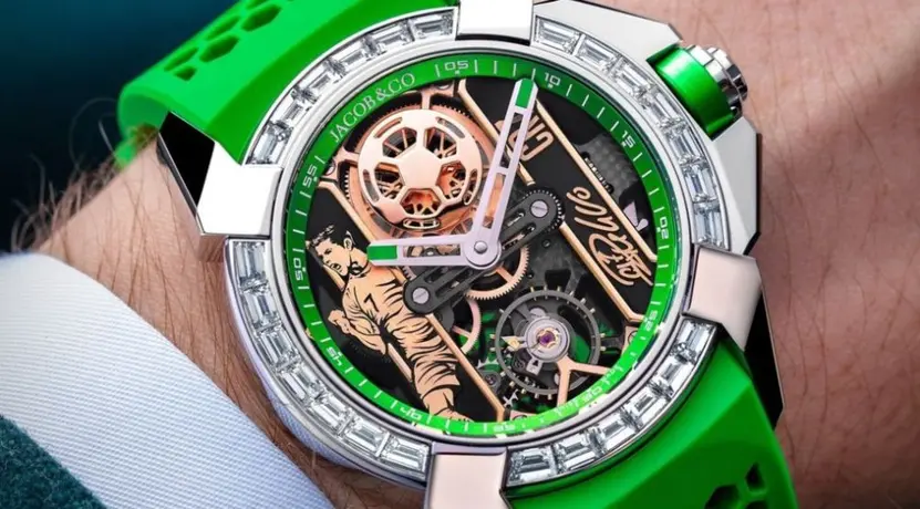Cristiano Ronaldo presumió su colaboración con una marca de relojes de lujo