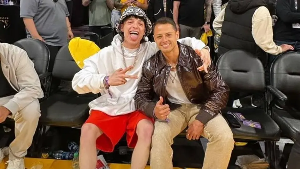 Chicharito Hernández y Peso Pluma celebran juntos la victoria de los Lakers ante Grizzlies