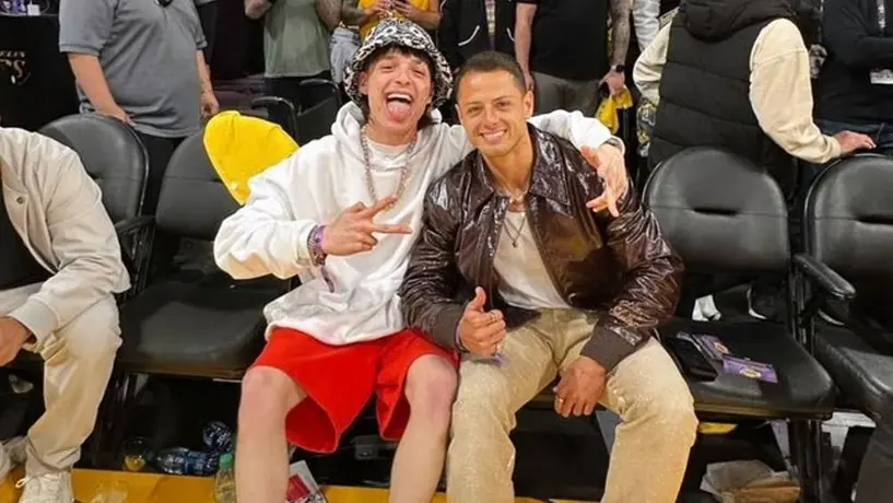 Chicharito Hernández y Peso Pluma celebran juntos la victoria de los Lakers ante Grizzlies
