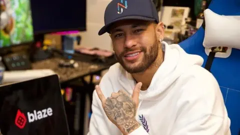 Neymar recuperó una pequeña parte de lo que perdió jugando en el casino