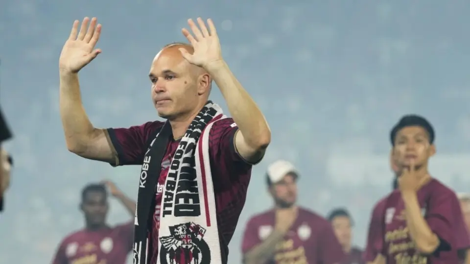 ¡Emotivo adiós! Vissel Kobe despide a Andrés Iniesta con tifo incluido