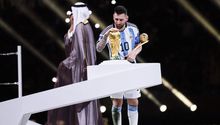 Messi regalará 35 iPhone de oro puro a la Selección de Argentina y miembros del staff