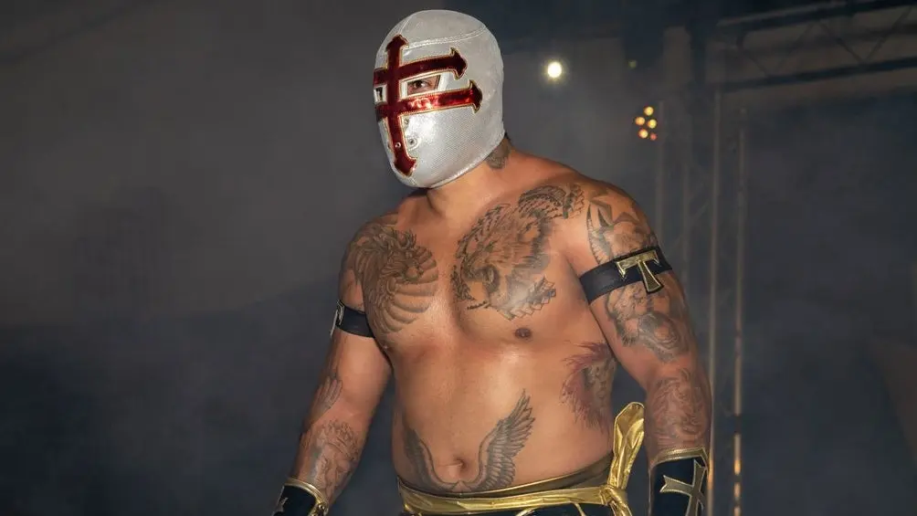 Templario previo a una lucha | TWITTER: @YoSoyTemplario