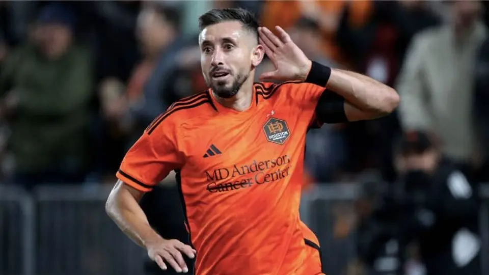 Héctor Herrera marcó gol al Galaxy y se fue expulsado por dura entrada al Chicharito