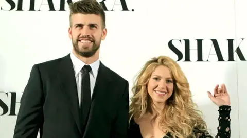 Shakira le 'cantó' a Piqué y Clara Chía en San Valentín; dedicatoria se hace viral