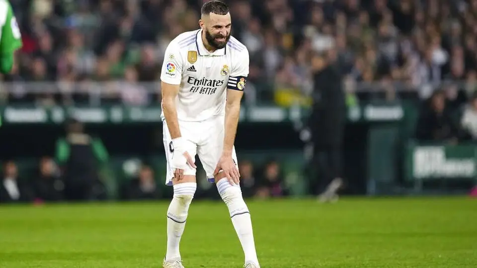 Benzema será baja con el Real Madrid ante el Espanyol de César Montes