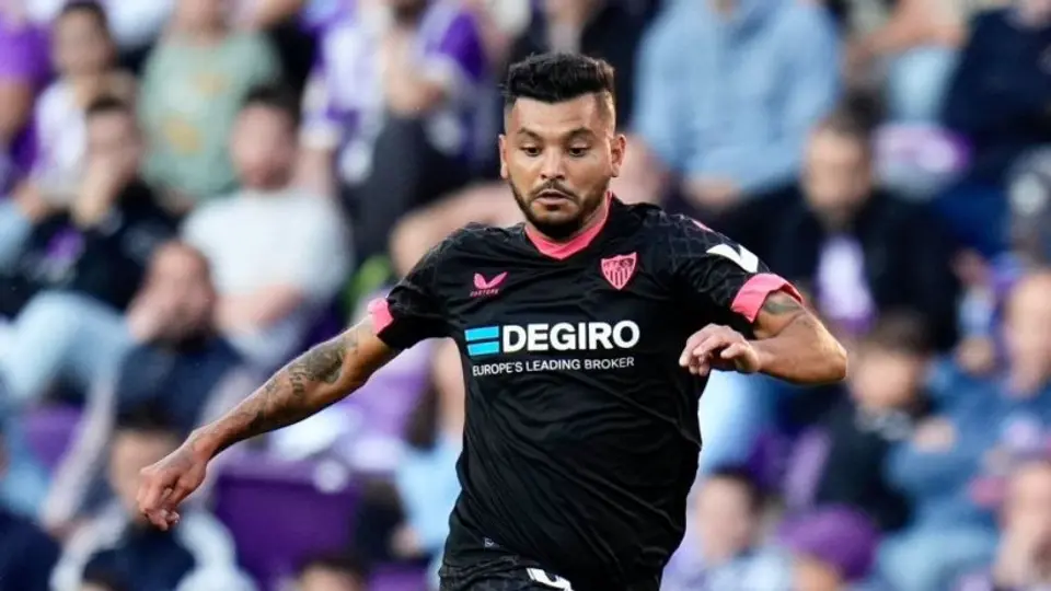 Tecatito Corona no será Campeón en caso de que el Sevilla gane la Europa League