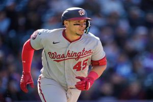 Joey Meneses firmó la mejor actuación mexicana de este domingo en las Grandes Ligas