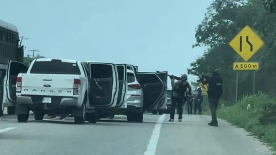 Secuestran a 14 policías estatales en Chiapas