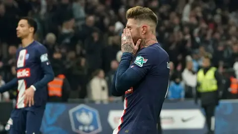Sergio Ramos empujó a un fotógrafo al final del PSG-Bayern