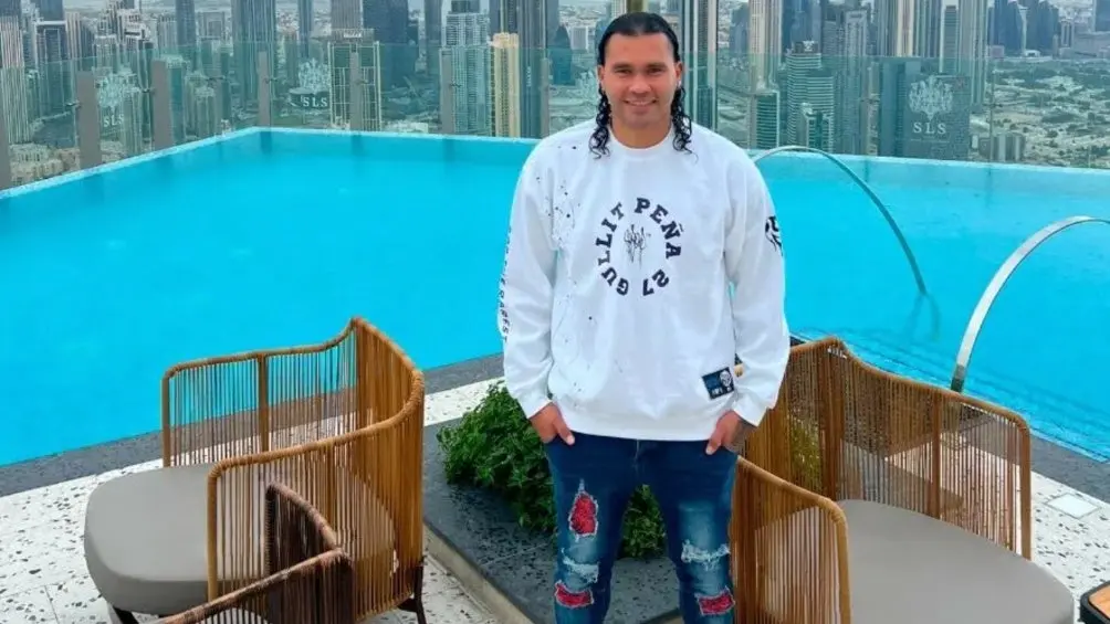 Gullit Peña en su paso por Medio Oriente | @gullitpena_27