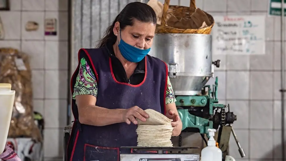 Precio de la tortilla alcanzó los 33 pesos y puede subir más a inicios del 2023