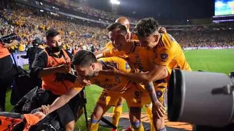 Faitelson revienta a las fuerzas básicas de Tigres: "¿Se dedican a hacer cemento?"
