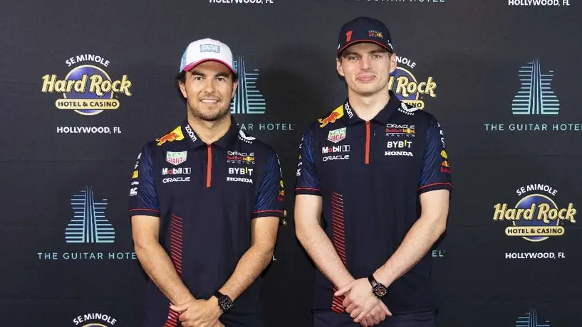 Checo Pérez, sin distracción por rivalidad con Max tras pole en GP Miami: 'Contento por el equipo'