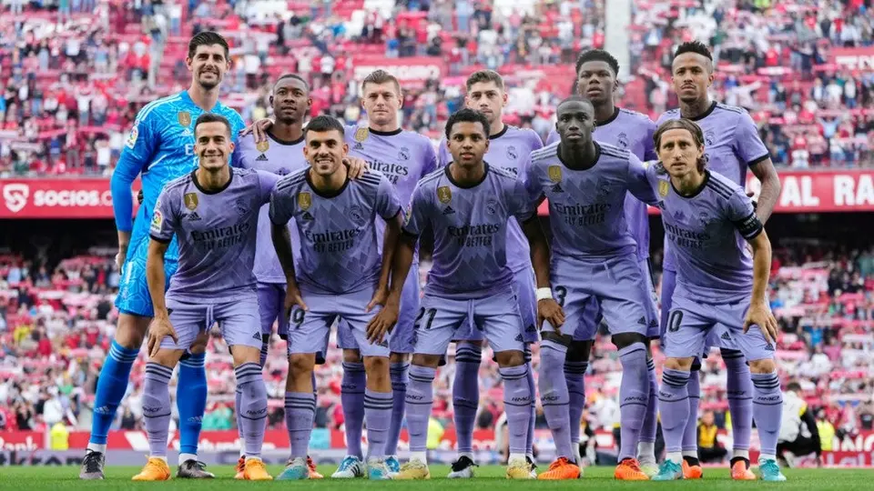 Real Madrid remontó ante el Sevilla sin Benzema ni Vinicius Jr; Tecatito Corona entró de cambio