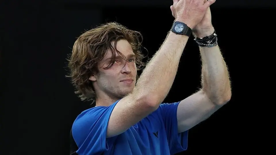 Rublev vence a Medvedev y logró el título del Tennis Showdown