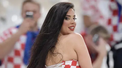Ivana Knoll : ¿La 'Novia de Qatar 2022' cambió el futbol por un nuevo deporte?