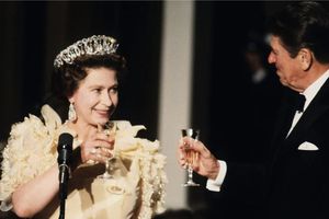 FBI reveló que hubo un complot para asesinar a la Reina Isabel en 1983