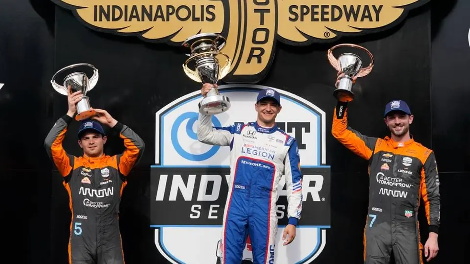 Pato O'Ward se sube al podio al terminar segundo en el Gran Prix de Indianápolis