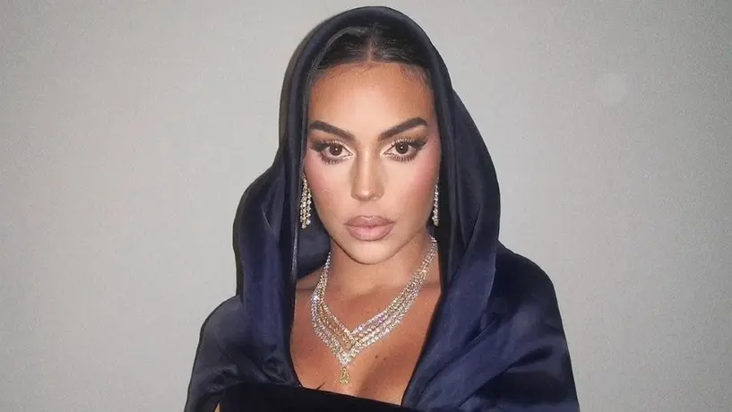 Georgina Rodríguez sorprende con vestido en su primer alfombra roja en Arabia