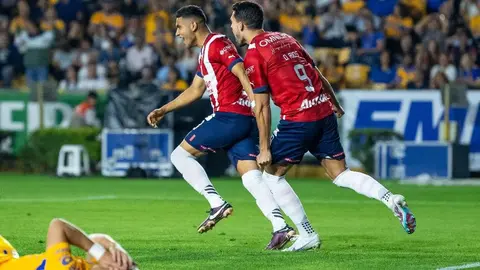 Chivas: Acabó con sequía goleadora y se mostró contundente en primer tiempo ante Tigres