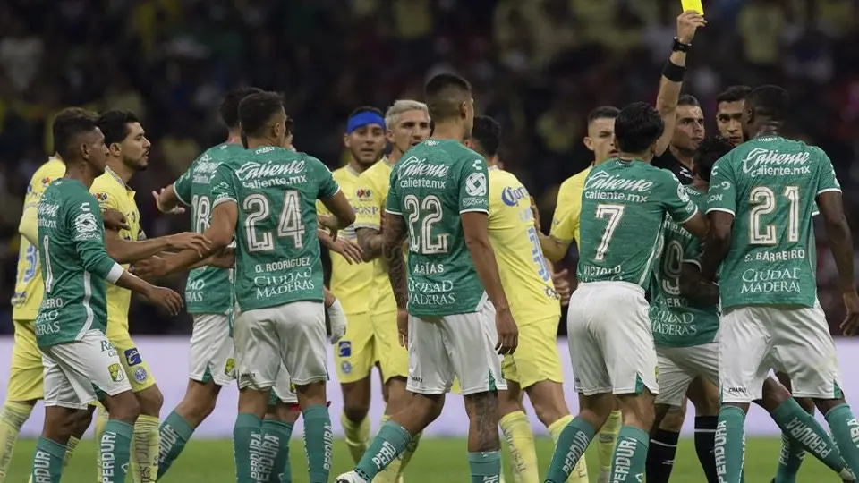 Tras caso de extorsión, jugador del América envía a su familia de regreso a su país natal