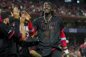 ¡Histórico! Elly De La Cruz consigue hacer un ciclo en el triunfo de los Reds contra los Braves