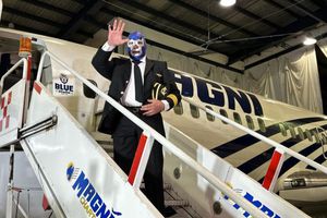 Blue Demon es homenajeado; aerolínea mexicana bautiza como Demonio Azul a un avión