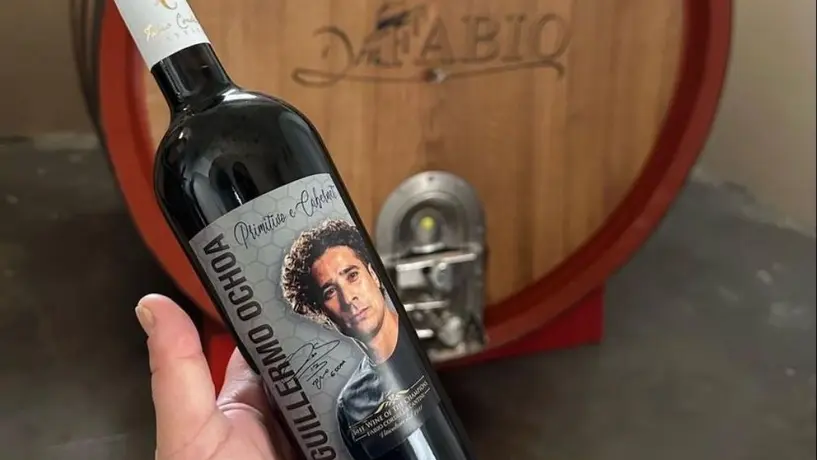 Memo Ochoa lanzó su propio vino en Italia al asociarse con la marca 'The Wine of the Champions'