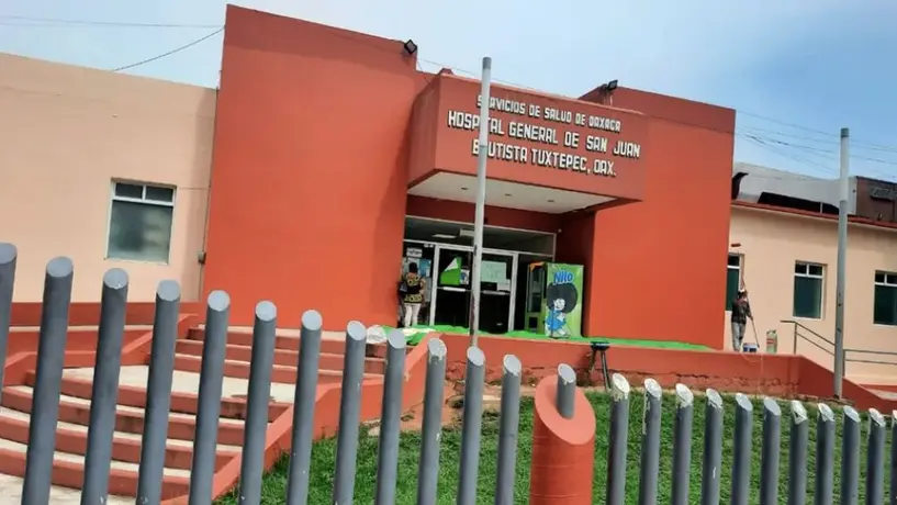 Futbolista oaxaqueño, entre la vida y la muerte tras recibir balonazo en cascarita