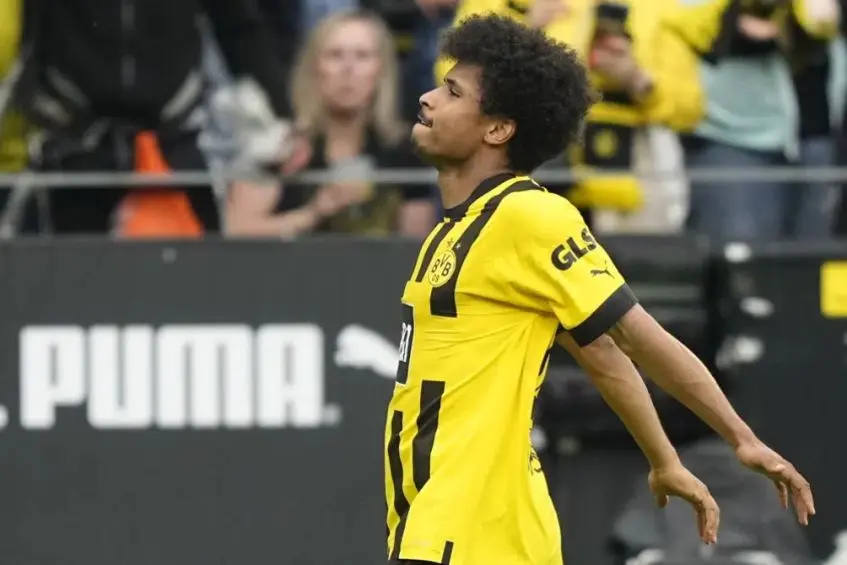 Karim Adeyemi celebrando un gol con el Dortmund | AP