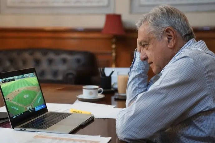 AMLO arremetió contra el Padres vs Giants: "Los pitchers ahora son tira piedras"