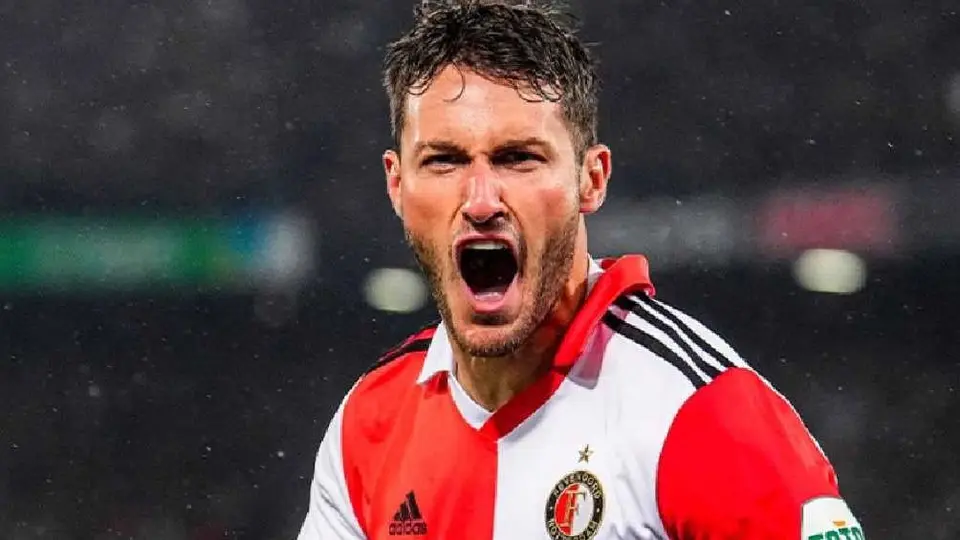 Santiago Giménez: Porto se suma a la contienda para firmar al mexicano