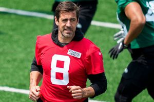 Aaron Rodgers se lesionó en práctica con los New York Jets