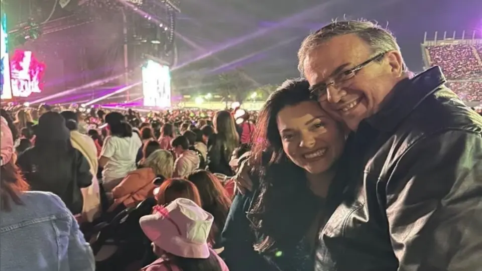 Marcelo Ebrard asiste a concierto de Blackpink en el Foro Sol