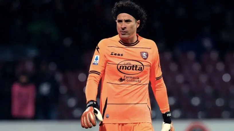 Memo Ochoa: El arquero mexicano hace un 'Mike Wasowski' en festejos del Salernitana