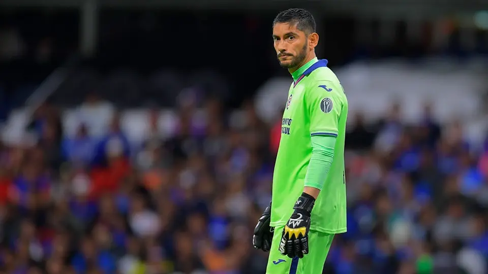 Jesús Corona, dispuesto a aceptar baja de su hijo de Cruz Azul tras acto de violencia