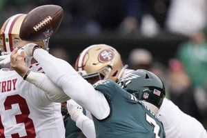 Brock Purdy abandonó Final de NFC y regresó por lesión de su suplente