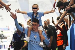 Phil Foden crea cuenta de Instagram a su hijo, 'El Wey'