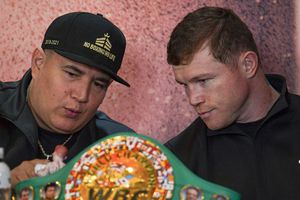 Canelo Álvarez: Eddy Reynoso desmintió al promotor de David Benavidez sobre un posible enfrentamiento
