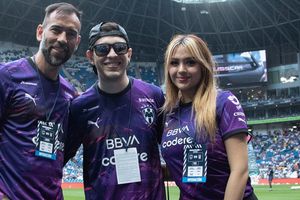 Chelito Delgado, Juan Guarnizo y Arigameplays fueron los invitados de Rayados en el Clásico Regio