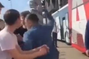 Ajax vs Twente: Steven Berghuis agredió físicamente a un aficionado al terminar el partido