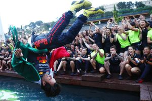 Red Bull recordó triunfo de Checo Pérez en Mónaco con canción de Shakira