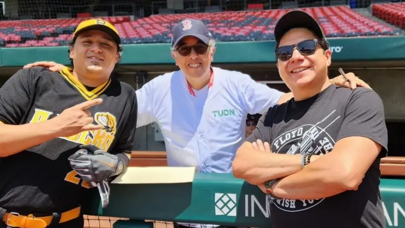 Panteón Rococó propina tremenda paliza a TUDN en juego amistoso de beisbol