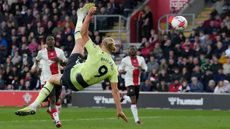 Haaland regaló una joya de gol en goleada del Manchester City en Premier League