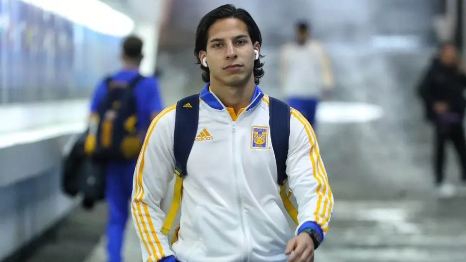 Diego Lainez fue recibido en el Estadio Azteca con abucheos e insultos por aficionados
